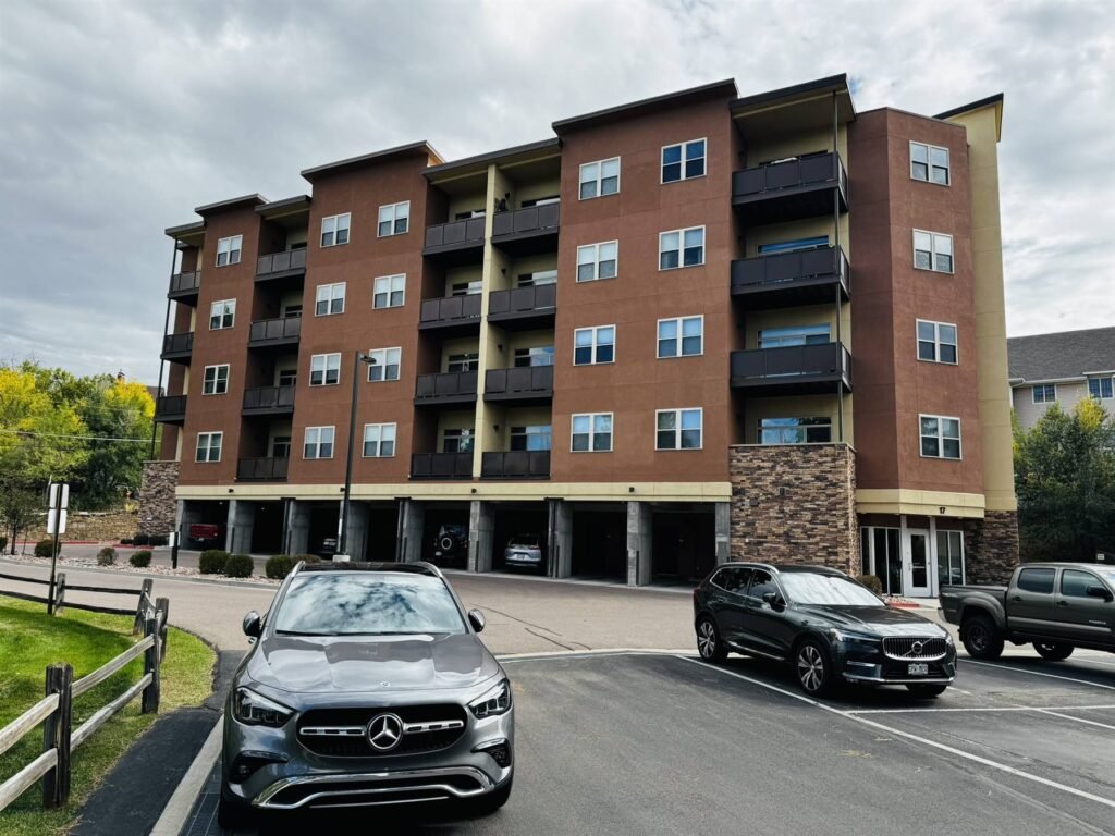 Entrance and covered parking at Park Manor Building 17 on Valley Place